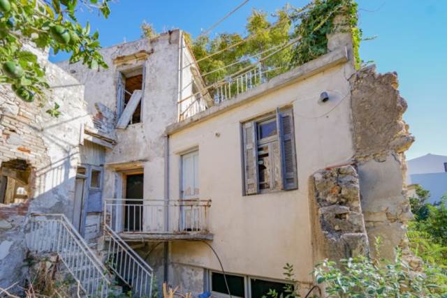 (For Sale) Residential Detached house || Rethymno/Rethymno - 700 Sq.m, 6 Bedrooms, 890.000€ 