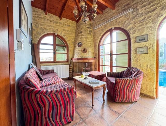 (Аренда) Жилая Вилла || Н.Ретимно/Аркади - 160 кв.м, 4 Спальня/и, 1.200€ 