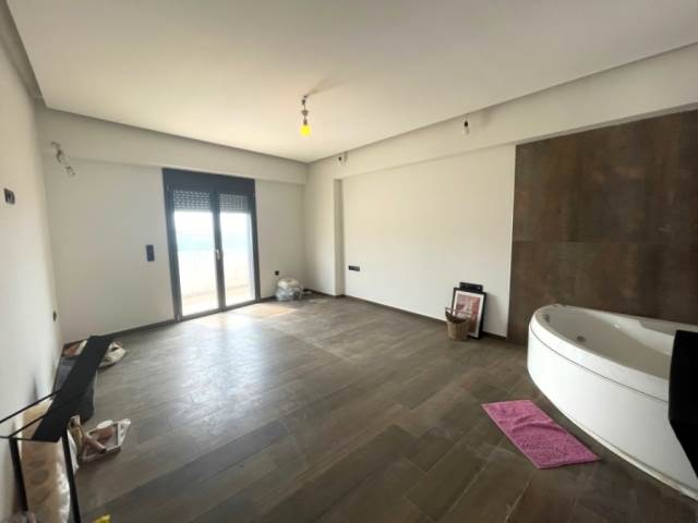 (For Rent) Commercial Commercial Property || Rethymno/Rethymno - 150 Sq.m, 800€ 