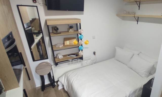 (En location) Habitation Chambre de bonne || Rethymno/Nikiforos Fokas  - 18 M2, 290€ 